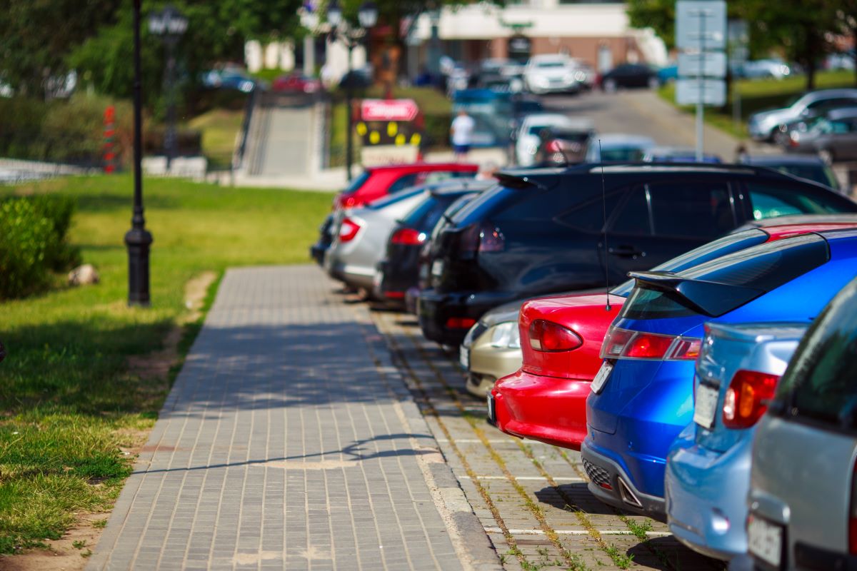 Parkplatzmangel lösen: Praktische Lösungen für Wohngebiete